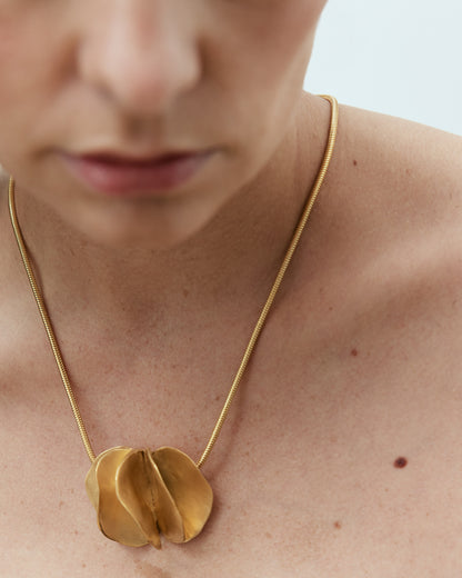 JULIE HALSKETTE - GOLD