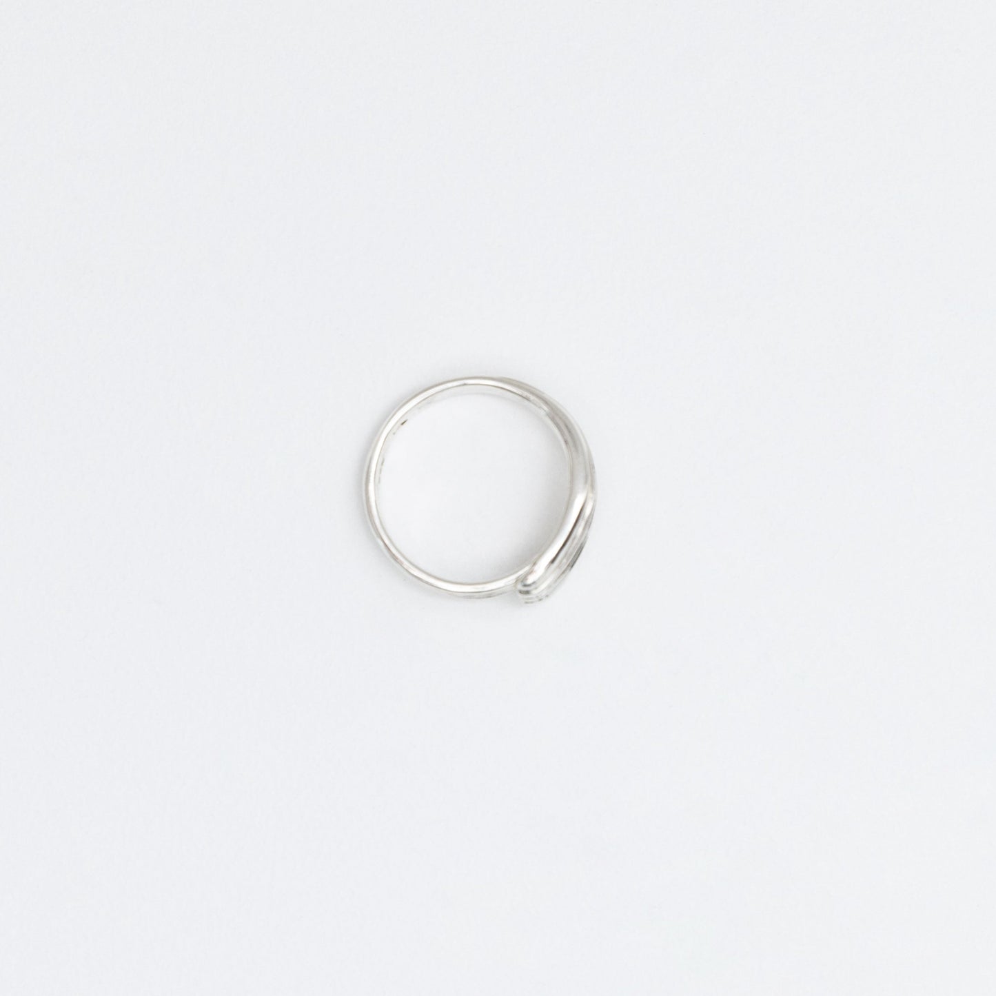 Adjustable silver ring, from above