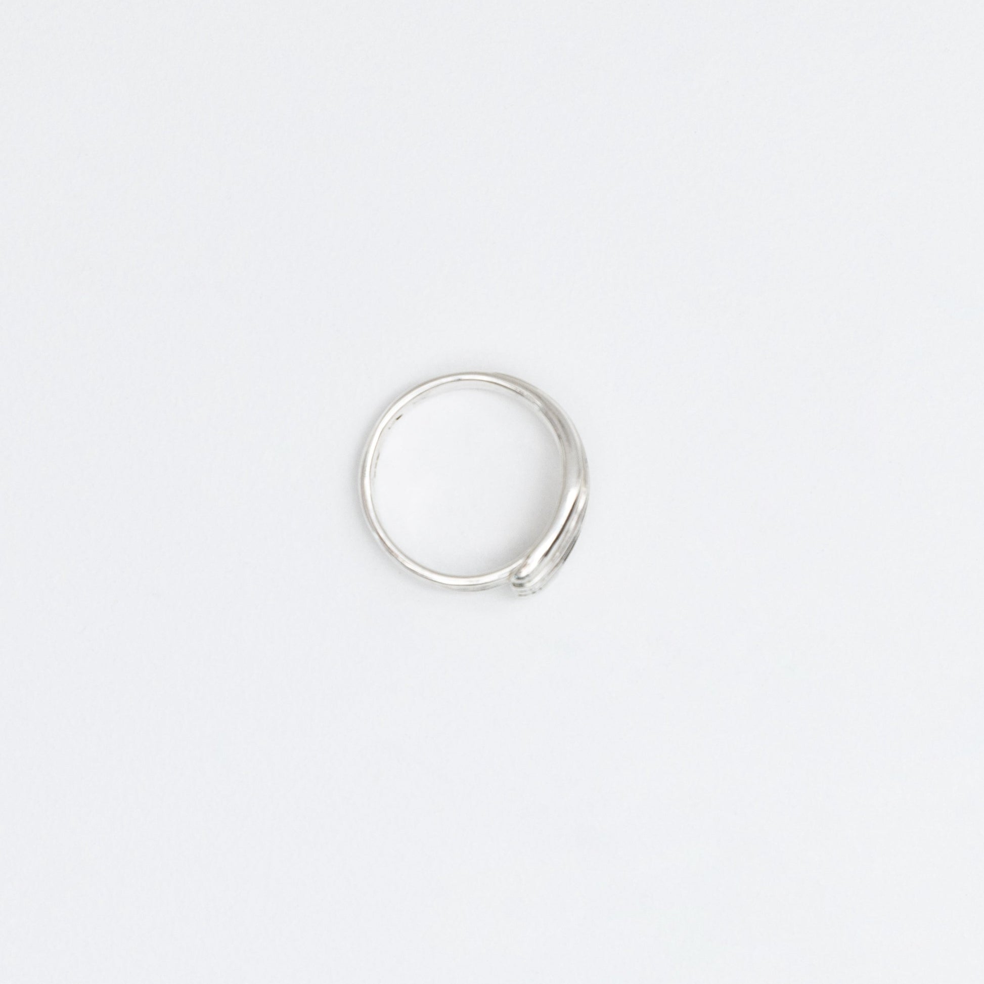 Adjustable silver ring, from above
