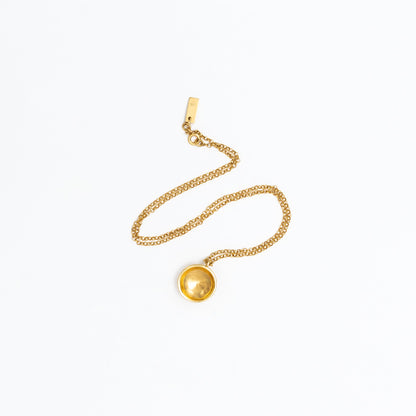 Gold pendant with chain